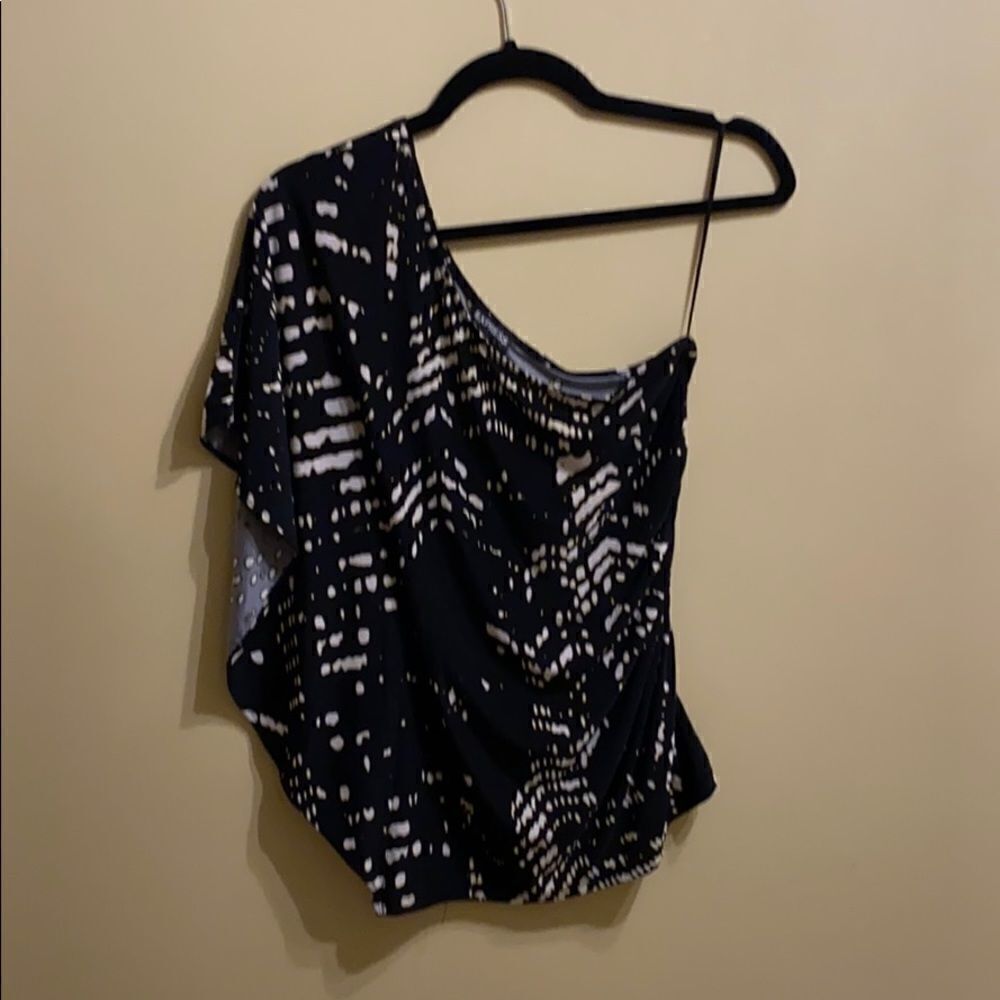 EXPRESS shirt. Small. One shoulder. Black/cream